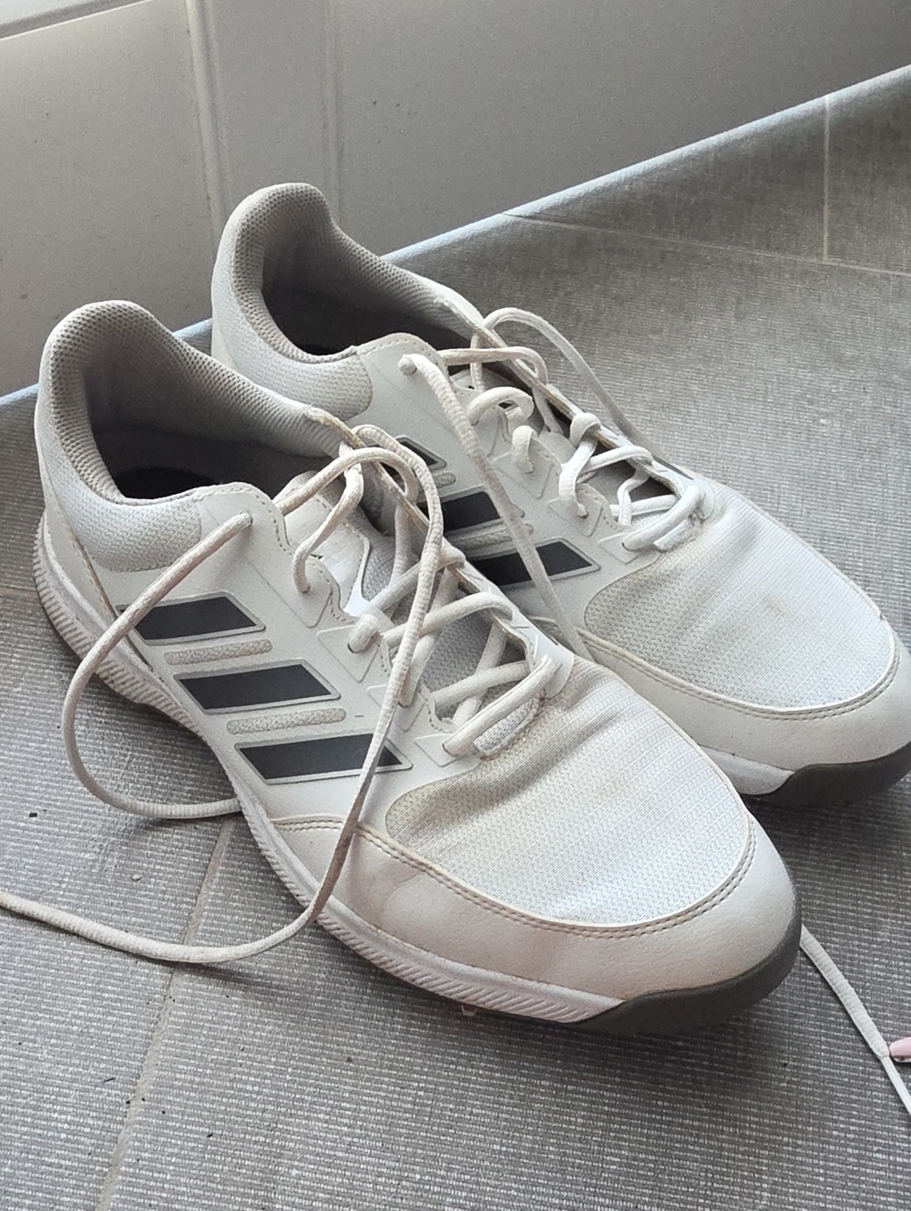 Addias Mens Golf Shoe in White, Gray and Black
